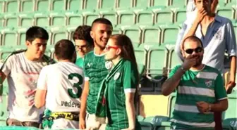 Bursasporlu Taraftarlar Lig Maçına İlgi Göstermedi