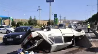 Takla Atan Otomobil Karşı Şeride Düştü; 7 Yaralı