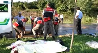 Şerit İhlali Yapan Kamyon 2 Otomobilden 3 Can Aldı