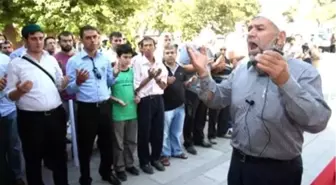 Sultanahmet'te Kur'an Tilaveti ve Terörü Protesto Eylemi