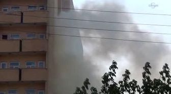 Hastane Bitişiğindeki Çatı Yangını Korkuttu
