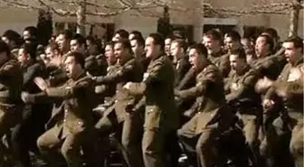 Ölen Askere 'HAKA'lı Veda