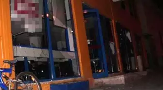 Pkk Sempatizanı Denilince Binası Saldırıya Uğradı