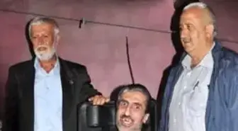 Veysel Dede'nin Oğlu ve Eşine Tekerlekli Sandalye