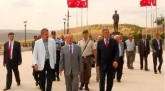 AK Parti Kırıkkale İl Başkanı Demir ve Beraberindeki Yönetim Kurulu Üyeleri Vali Kolat'ı Ziyaret...