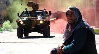 CHP, Valiliğin İzin Vermemesine Rağmen Anıta Çelenk Koydu