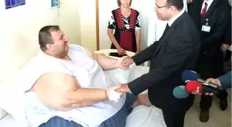 Bekir Bozdağ, Yardım Ettiği Obezite Hastasını Hastanede Ziyaret Etti