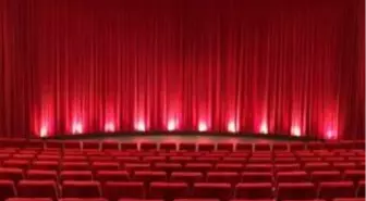 İzmir Devlet Tiyatrosu Sezonu Üç Oyunla Açıyor