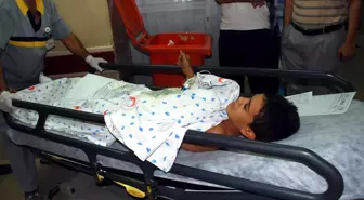 Otomobilin Çarptığı Çocuk Ağır Yaralandı