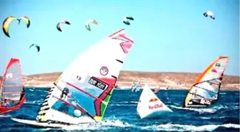 Kitesurf mü Daha Hızlı Windsürf mü Sorusu Alaçatı'da Cevap Buldu