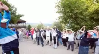 Nüzhetiye'de Şelaleye Hayran Kaldılar