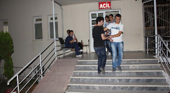 Sakarya'da İlçe Binası Tahliye Kavgasında, Hepar İl Başkanı'nın Burnu Kırıldı