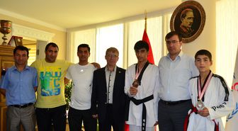 Çintimar Başarılı Taekwondocuları Kutladı