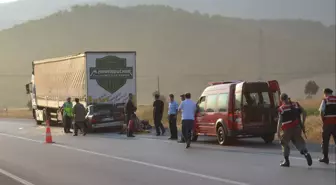 Otomobil Tır'ın Altına Girdi: 2 Ölü, 2 Yaralı