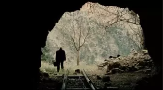 Ali Aydın'ın İlk Filmi 'Küf' Venedik'te Geleceğin Aslanı Ödülünü Kazandı