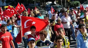 Fenerbahçeli Taraftarlardan 'Teröre Lanet' Yürüyüşü