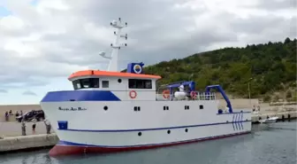 Sinop'ta Yapılan Araştırma Gemisi Suya İndirildi