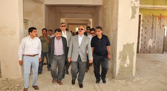 Vali Karaloğlu, Gürpınar'daki Okul İnşaatında İncelemelerde Bulundu