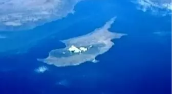 Rum Tarafındaki Üçüncü Ülke Vatandaşları Mevduatlarını Geri Çekiyor