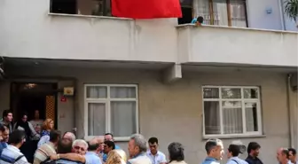 Şehit Polisin Baba Evine Ateş Düştü