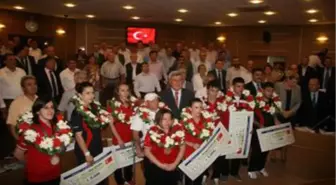 Kağıtsporlu Milliler Mecliste Ödüllendirildi