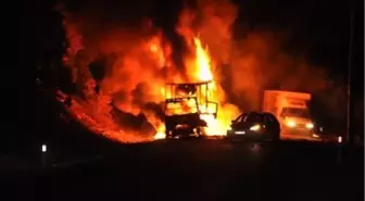 PKK'lılar, Tunceli'de AK Parti Eski İl Başkanının Kamyonetini Yaktı