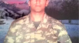 Bahçelievler, Şehit Asker İçin Bayraklarını Astı