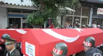 Gölmarmaralı Şehitler Toprağa Verildi