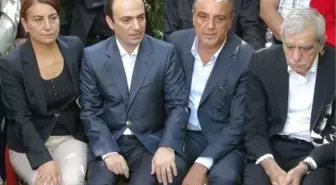 Sakık'ın Oğlunun Cenazesi Toprağa Verildi )