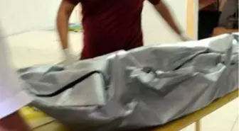 Antalya'da Bir Genç Parkta Ölü Bulundu