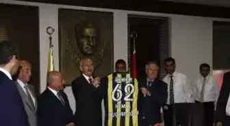 CHP Genel Başkanı Kılıçdaroğlu Aziz Yıldırım'ı Ziyaret Etti