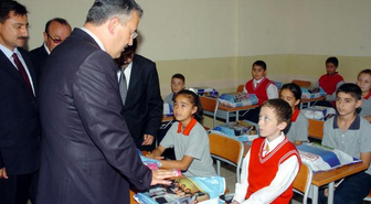 Vali'den 'Memur Çocuğu' Esprisi