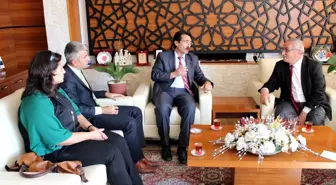 Öğrenciler Belediyeyi Ziyaret Etti