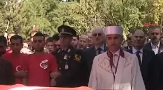 Şehit Çavuş Toprağa Verildi