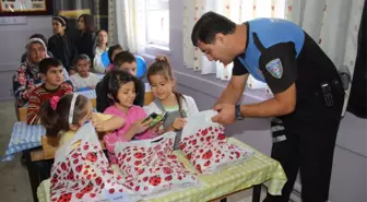Karaman Polisi'nden İhtiyaç Sahibi Öğrencilere Kırtasiye Yardımı