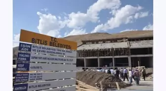 Bitlis'te Hal Binası İnşaatı Çökti: 3 Yaralı