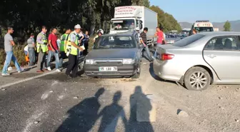 İzmir'de Trafik Kazaları: 1 Ölü, 6 Yaralı