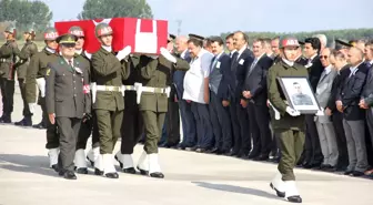 Fenalık Geçiren Şehit Annesi Oğlunu Tekerlekli Sandalyede Karşıladı