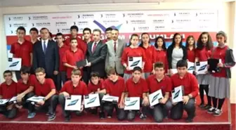 Kılıçaslan Eğitim Kurumları'ndan Öğrencilere Tablet