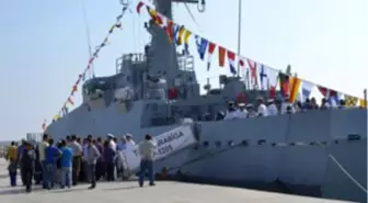 Savaş Gemisi, Vatandaşların Ziyaretine Açıldı