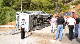 Tur Midibüsü Devrildi: 1 Ölü; 24 Yaralı (2)