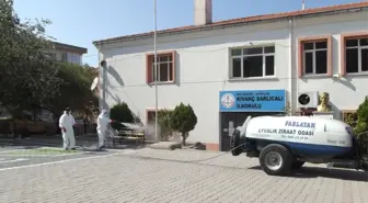 Ayvalık'taki Okullar İlaçlanıyor