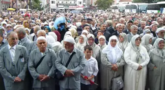 Hacı Adayları, Dua ve İlahilerle Uğurlandı