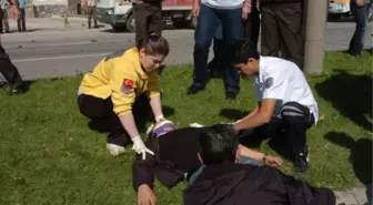 Bolu Jandarma Komutanlığı Önünde Kaza: 1 Binbaşı, 1 Astsubay Yaralı