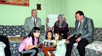 'Sarıçamlı Benimde Elimi Tut'