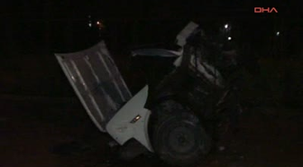 3 Parçaya Ayrılan Otomobilden Sağ Çıktı