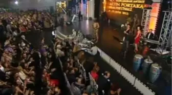 Antalya Yönetmen Zeynep Oral'ın Konuşmasına Polisten Cevap Yönetmen Zeynep Oral'ın Konuşmasına...