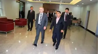 Vali Ata'dan Oğuzeli Belediyesi'ne Hayırlı Olsun Ziyareti