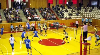 4 Eylül Belediyespor Voleybol Takımı Sezona Galibiyetle Başladı