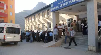 Şemdinli'de Trafik Kazası, 1 Ölü 2 Yaralı